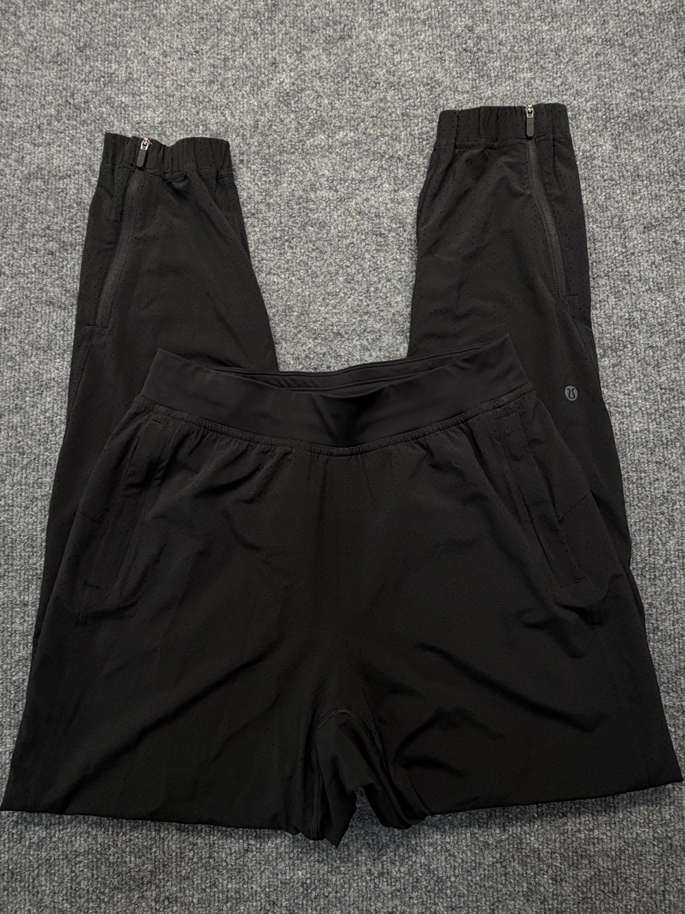 lululemon athletica Lightweight Breathable Joggers – Size 4